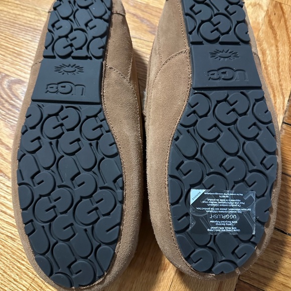 UGG Men’s Slippers 12 Wide main image 4